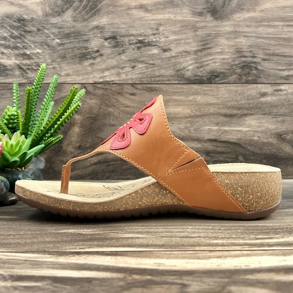 NIB Josef Seibel Natalya 09 Floral Leather Wedge Thong Sandal Cognac Combi - Picture 7 of 15